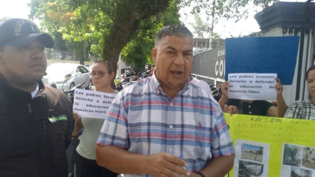APMAE de Bonao exige a la ADP retomar la docencia regular