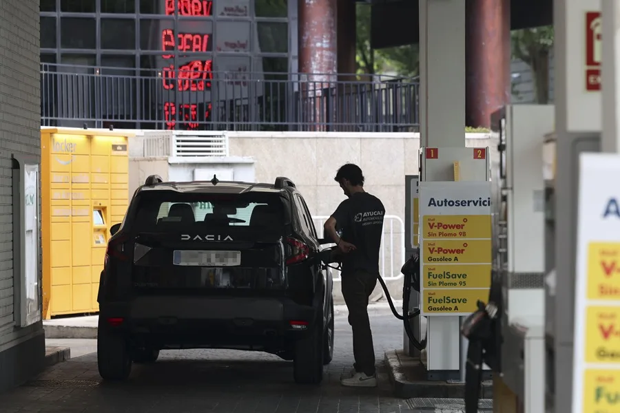 AIE: La demanda mundial de petróleo caerá en 2026 por la crisis entre EE.UU. e Irán