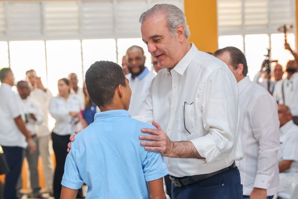 Abinader entrega nuevas escuelas y un liceo en Puerto Plata en beneficio de más de 3,200 estudiantes
