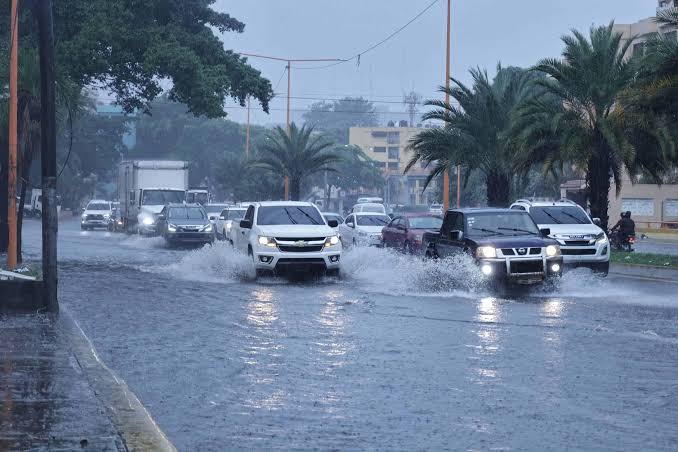 Aguaceros y tormentas eléctricas se esperan este sábado en varias zonas del país