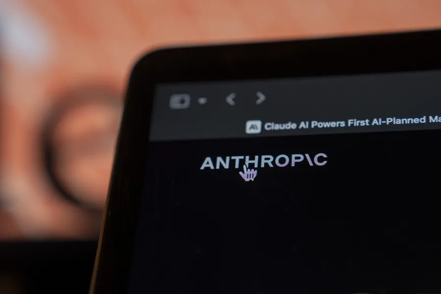 Anthropic elige a Accenture como “evaluadora integrada” de seguridad de sus modelos de IA