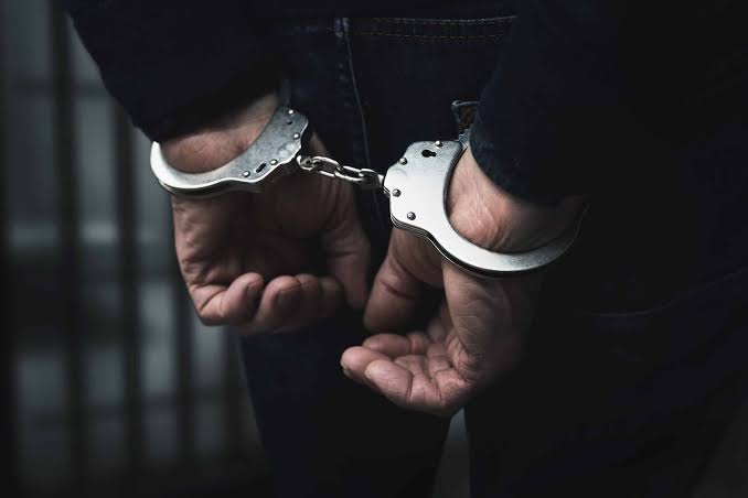 Arrestan en Santiago a hombre acusado de agredir y amenazar de muerte a su expareja
