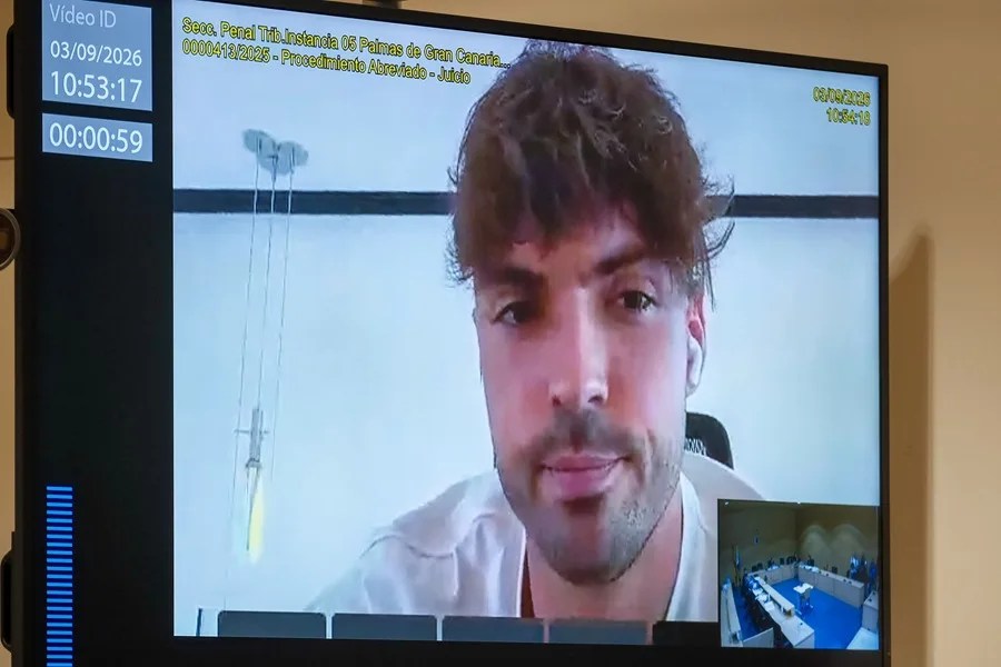 En la imagen, Raúl Asencio comparece por videoconferencia.