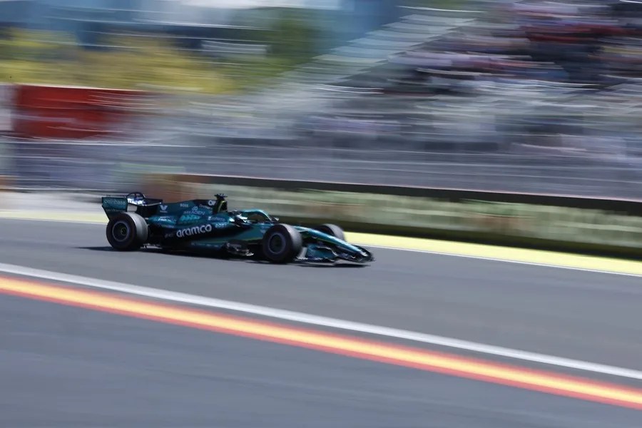 El piloto español de Fórmula Uno Fernando Alonso, durante la primera sesión de entrenamientos libres para el GP de España de Fórmula Uno en el circuito Madring.