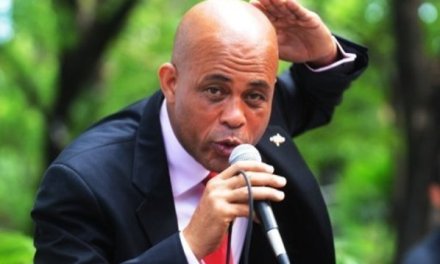Presidente de Haití volverá a cantar tras concluir mandato