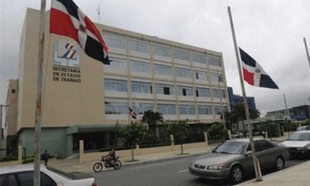 Trabajadores dominicanos celebran 1 de mayo con rechazo a cambios ley laboral
