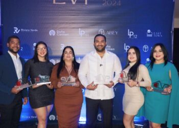 Tu Casa RD se consolida como líder en el mercado inmobiliario al recibir múltiples premios de prestigio