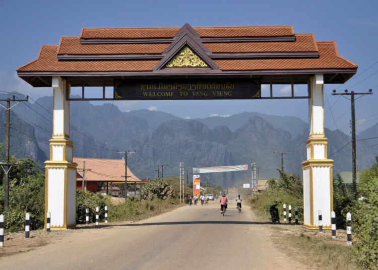 Laos detiene a ocho personas por intoxicaciones por metanol que han dejado seis muertos