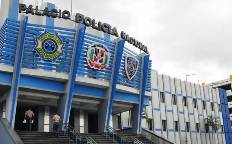 Policía desmantela una banda de estafadores en redes sociales