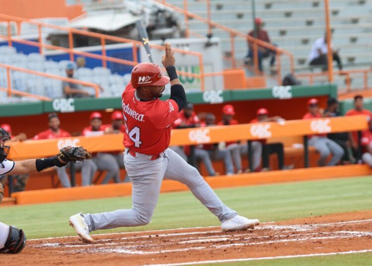 Con jonrones de Franchy y Avelino, Leones dan primero en LR