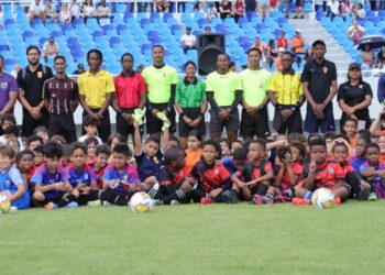 Más de 1,200 niños disfrutan de “Juguemos fútbol en el olímpico”