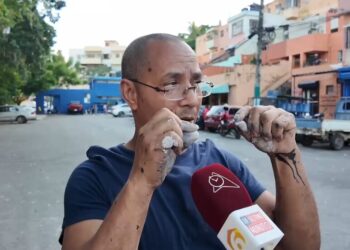 Residentes en La Zurza dicen tienen dos meses con problemas de agua potable