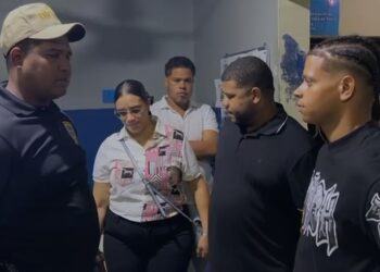 Joven se presenta voluntariamente ante las autoridades por acusaciones de actividades delictivas