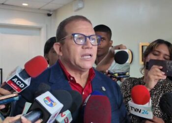 Opositores dicen «no hay avances» en 100 días de Gobierno del 2do mandato de Abinader