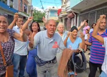 Con el grito al pecho están moradores de Villa Verde La Romana por Imbornal