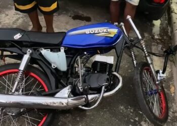 Dos jóvenes resultaron heridos cuando chocaron de frente a bordo de motocicleta en Bayaguana