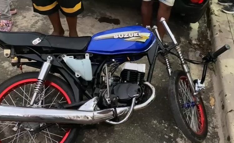 Dos jóvenes resultaron heridos cuando chocaron de frente a bordo de motocicleta en Bayaguana