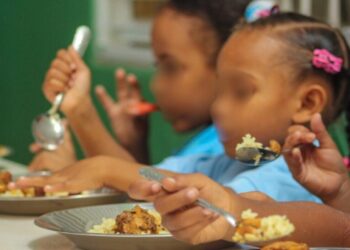 Familias dominicanas se ahorran más de 81 mil millones al año gracias al Programa de Alimentación Escolar del INABIE