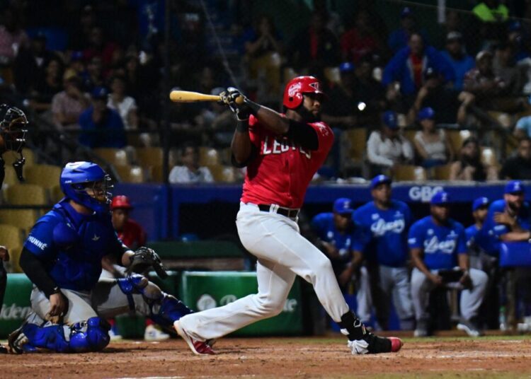 Doble de Cordero en el 8vo y jonrón de Sánchez dan triunfo al Escogido