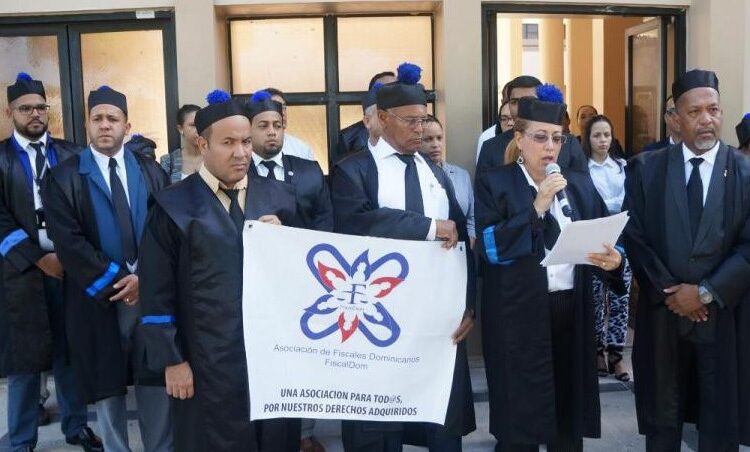Asociación de fiscales anuncia paros en demanda de reivindicaciones