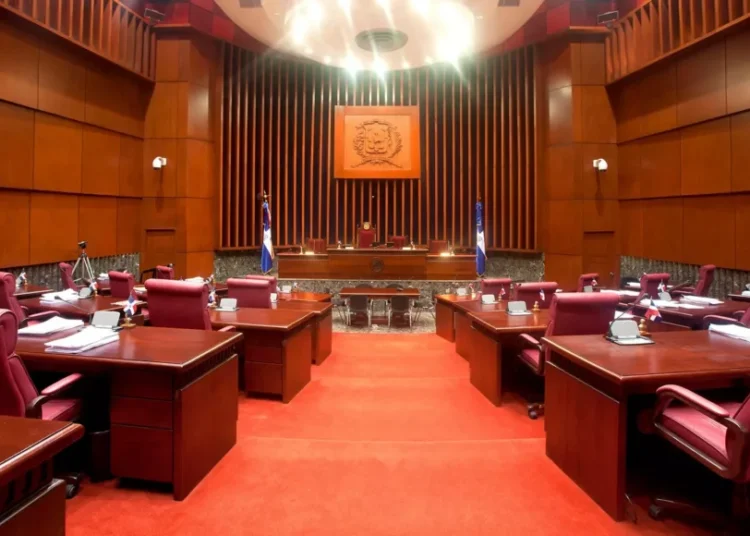 Senado aprueba la regulación entre jóvenes peloteros y la Liga de Verano