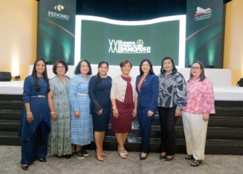 Alcaldesa de La Vega, Amparo Custodio, participa en Asamblea General de Municipios de Fedomu y la LMD