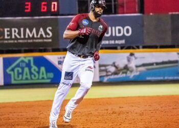 Carlos Peguero a un jonrón de Juan Francisco, en victoria de Gigantes sobre Escogido