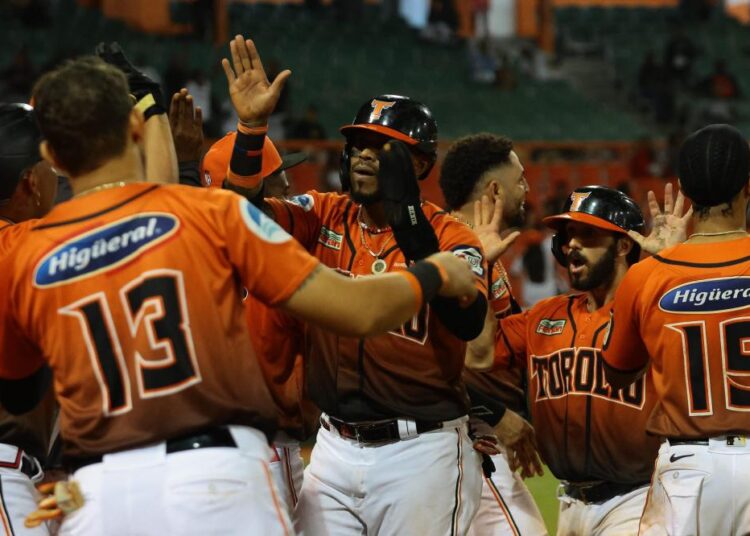 Toros ganan segundo partido para dividir doble cartelera ante Leones