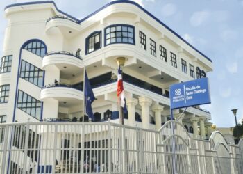 Diez años de prisión a un hombre y una mujer por tráfico de cocaína