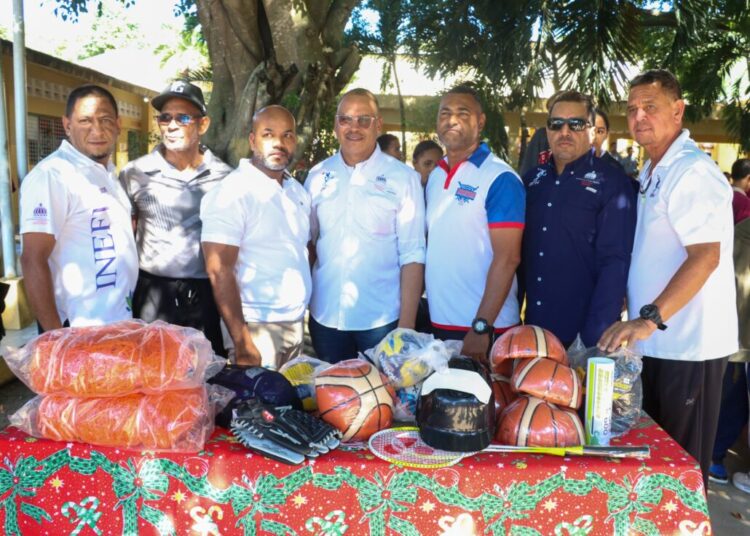 INEFI entrega utilería y supervisa construcción techado del Centro Educativo Rodolfo A. Rodríguez Ricart, en Moca