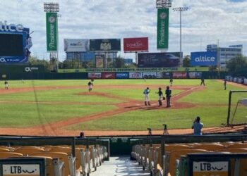Senado aprueba ley que regula la contratación de prospectos del béisbol