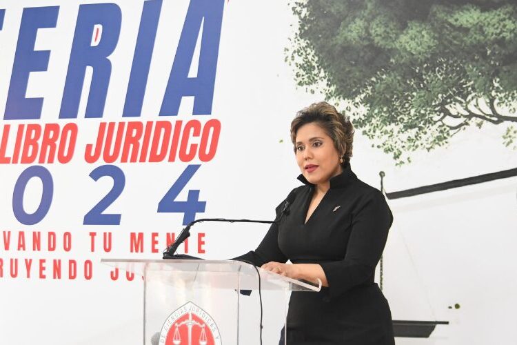 María Elena Vásquez plantea se necesita mayor nivel de competencia para impulsar la economía