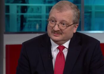 Rusia elige a veterano diplomático como nuevo embajador en Washington, según diario