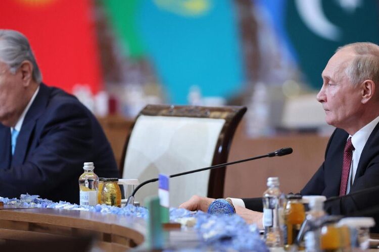 Putin llega a Kazajistán en visita de Estado para abordar la cooperación nuclear