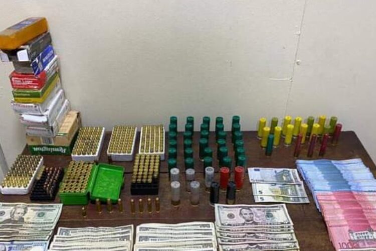 Apresan anciano de 76 años y le decomisan un arsenal en Azua