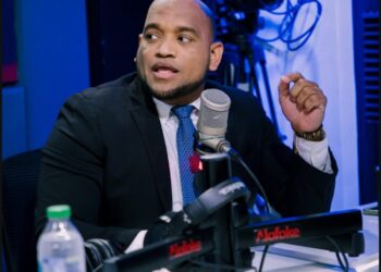 Jonatan Familia aboga por mejores salarios para personal de mantenimiento en escuelas públicas