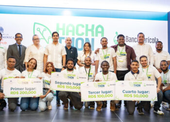 Ministerio de la Juventud y Banco Agrícola premian con 500 mil pesos a los ganadores del Hackathon Agro-Tecnológico 2024