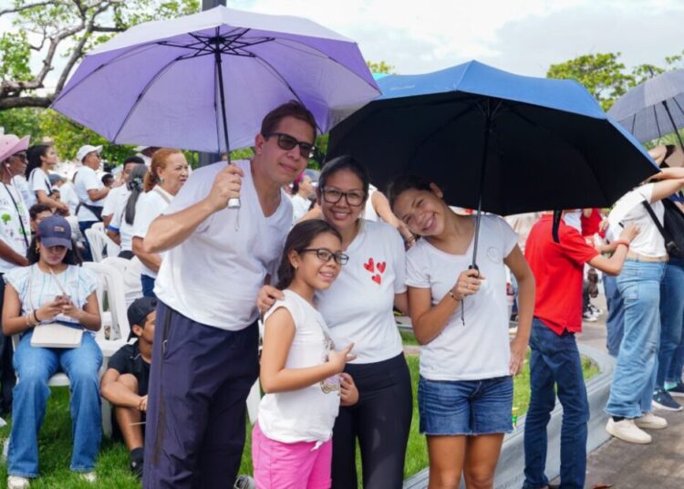 Miles de familias participan en “Un paso por mi familia” 2024