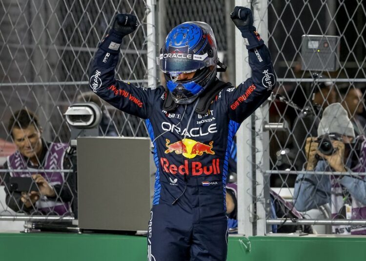 Verstappen se proclama tetracampeón del mundo de Fórmula Uno en Las Vegas, donde triunfa Russell