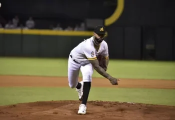 Águilas castigan pitcheo del Escogido, extienden racha y empatan en tercer lugar