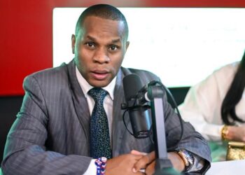 Ramón Tolentino gana como «Mejor Periodista en las Redes Sociales» en los premios Nacional de Periodismo Digital