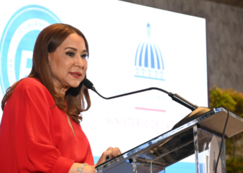 Ministra de la Mujer insta al Congreso a aprobar ley contra la violencia de género