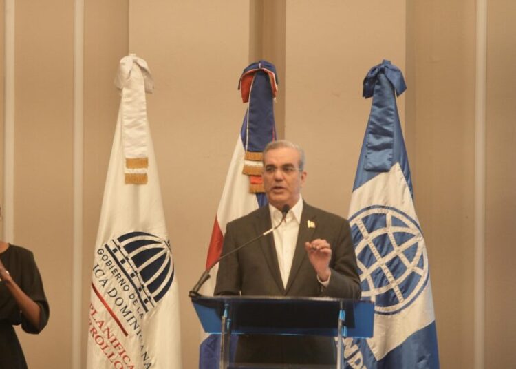 Presidente Abinader destaca rol de la sociedad civil en la transformación democrática