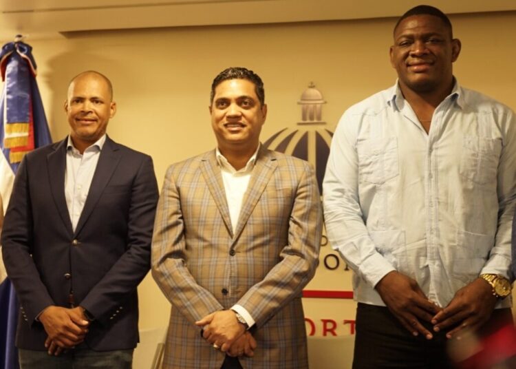 Ministro de Deportes Kelvin Cruz se reúne con el medallista olímpico Mijaíl Rodríguez