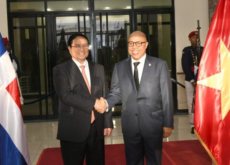 Presidente Cámara Diputados recibe al primer ministro de Vietnam; tratan diversos temas