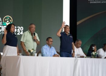 Eligen alcalde de Samaná, Nelson Núñez, como presidente de Fedomu