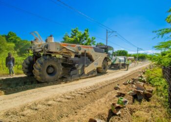 Deligne Ascención dice Gobierno ahorra millones de pesos con reciclaje de asfalto