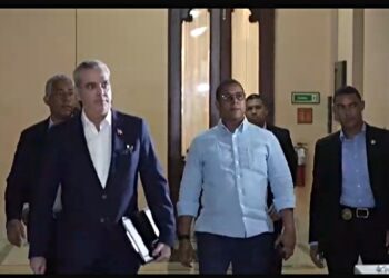 Abinader encabeza Consejo de Ministros y Directores