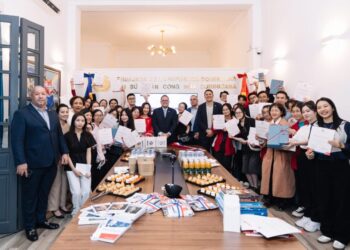 Embajada dominicana en Vietnam entrega galardones del Primer Concurso Académico sobre las Hermanas Mirabal