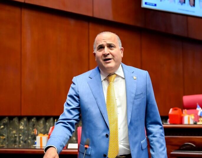 Senador Alexis Victoria propone modificar ley de exoneración de vehículos para legisladores